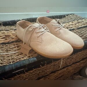 NWT Vivo Barefoot Oxfords—cream